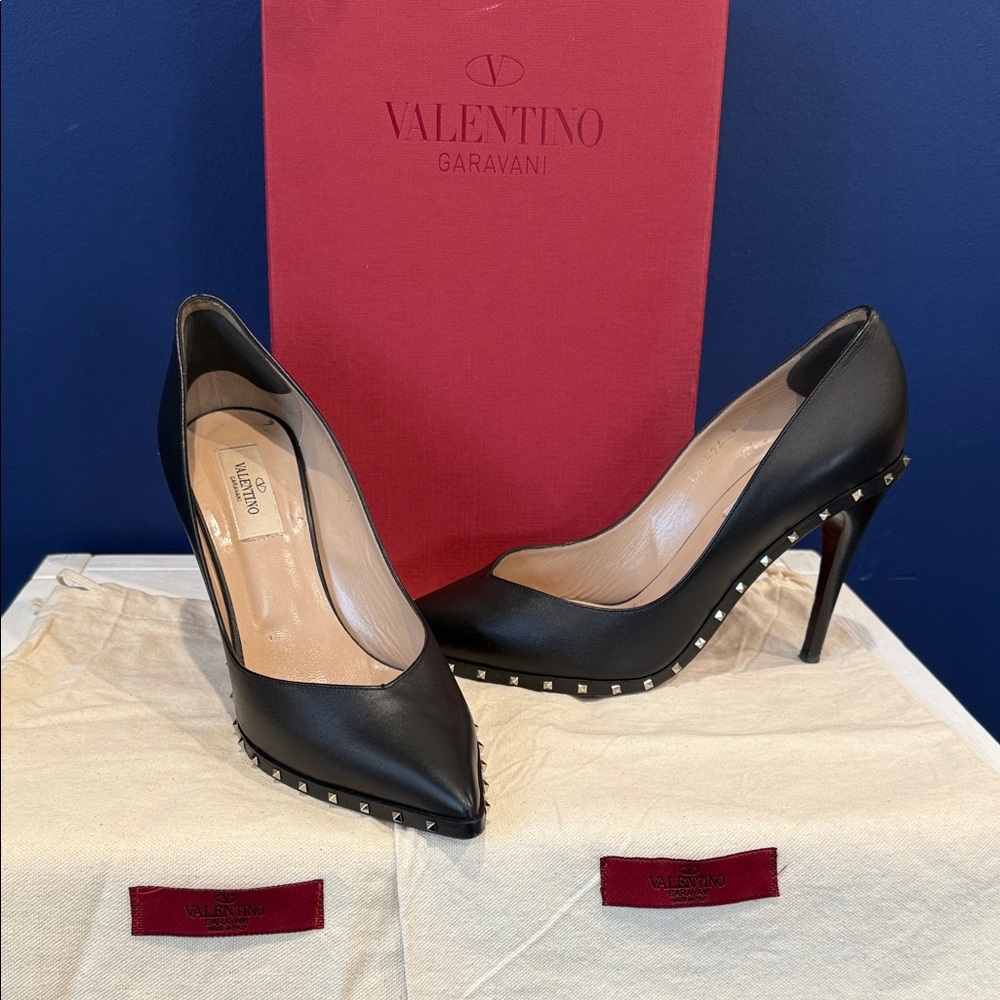 Valentino Garavani Pump T.100 – Black Patent Leather – Size 39 (US 8.5–9)